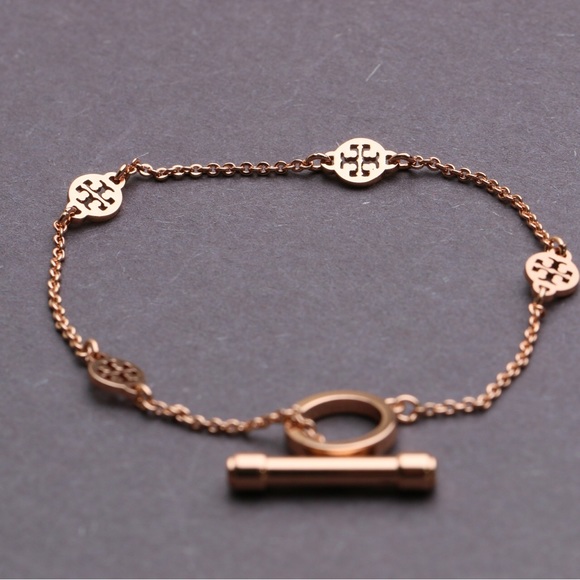 Tory Burch Logo Toggle Short bracelet in Rose Gold - Picture 2 of 4